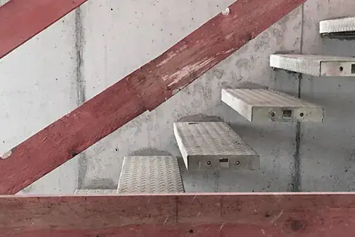 Baustellen-Schwerttreppe – Haus 086, Projekt 086 – Bild 1 von 2