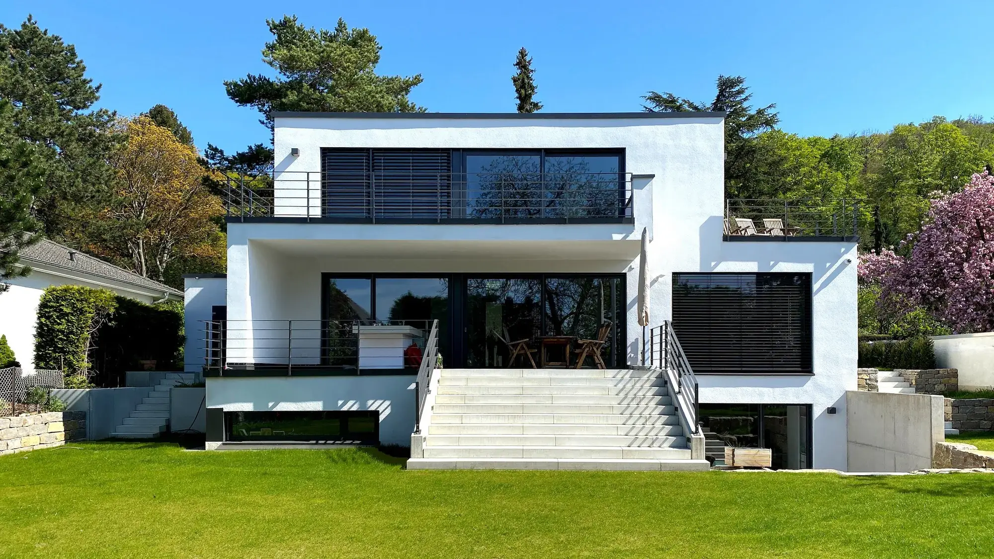 Einfamilienhaus mit Lektüreecke, Jugenheim – Gartenansicht