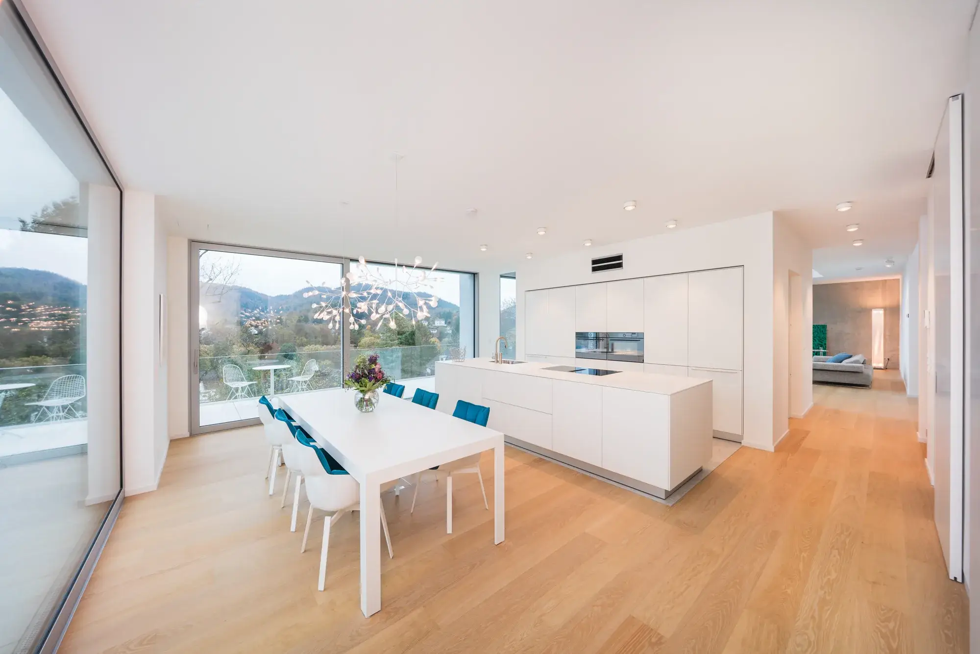 Framehouse-Villa im Schwarzwald, Baden-Baden – Essbereich