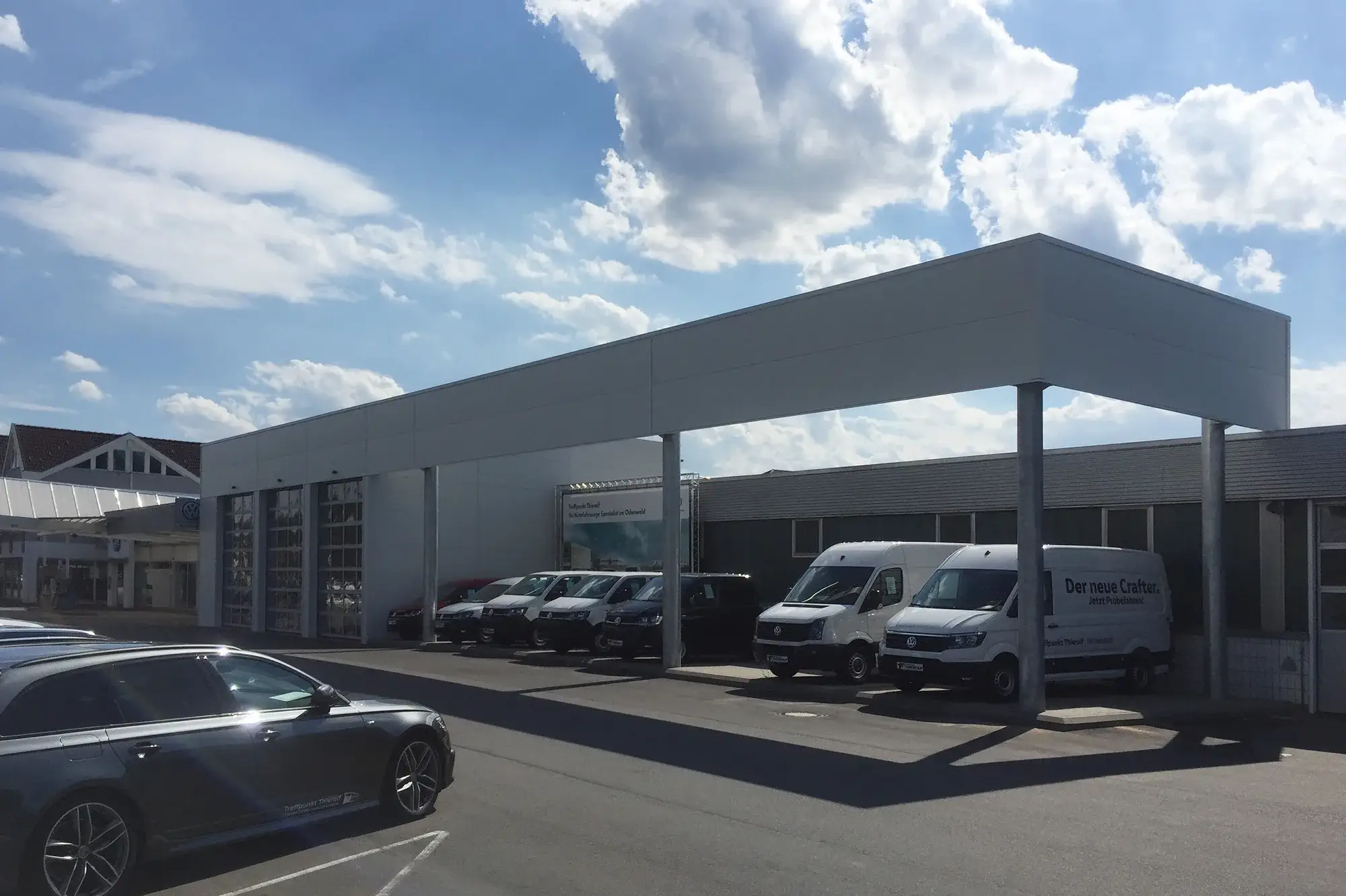 Hallenerweiterung im Odenwald – Halle mit Vordach