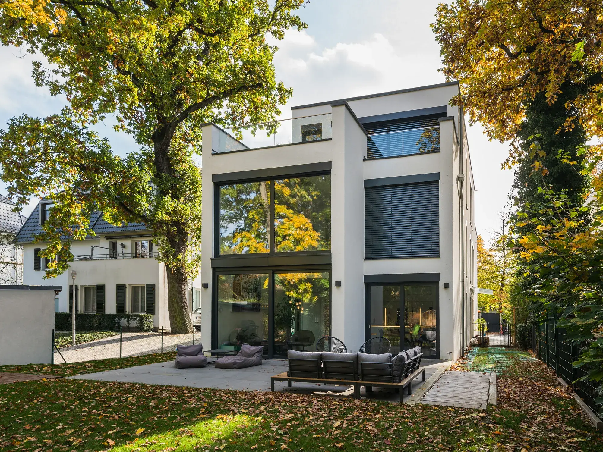 Neubau eines Zweifamilienhauses in Frankfurt am Main, Frankfurt am Main – Gartenansicht