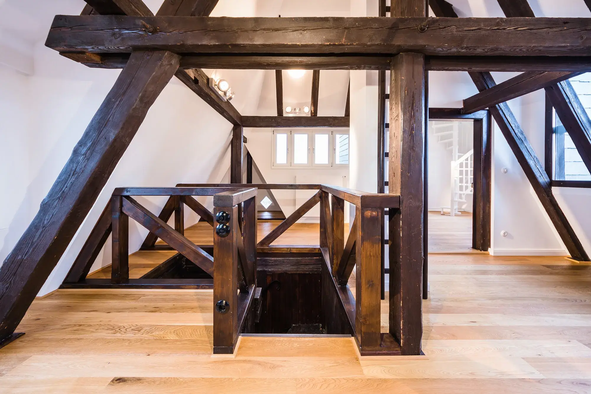 Sanierung eines Kulturdenkmals im Rheingau, Oestrich-Winkel – Dachstuhl