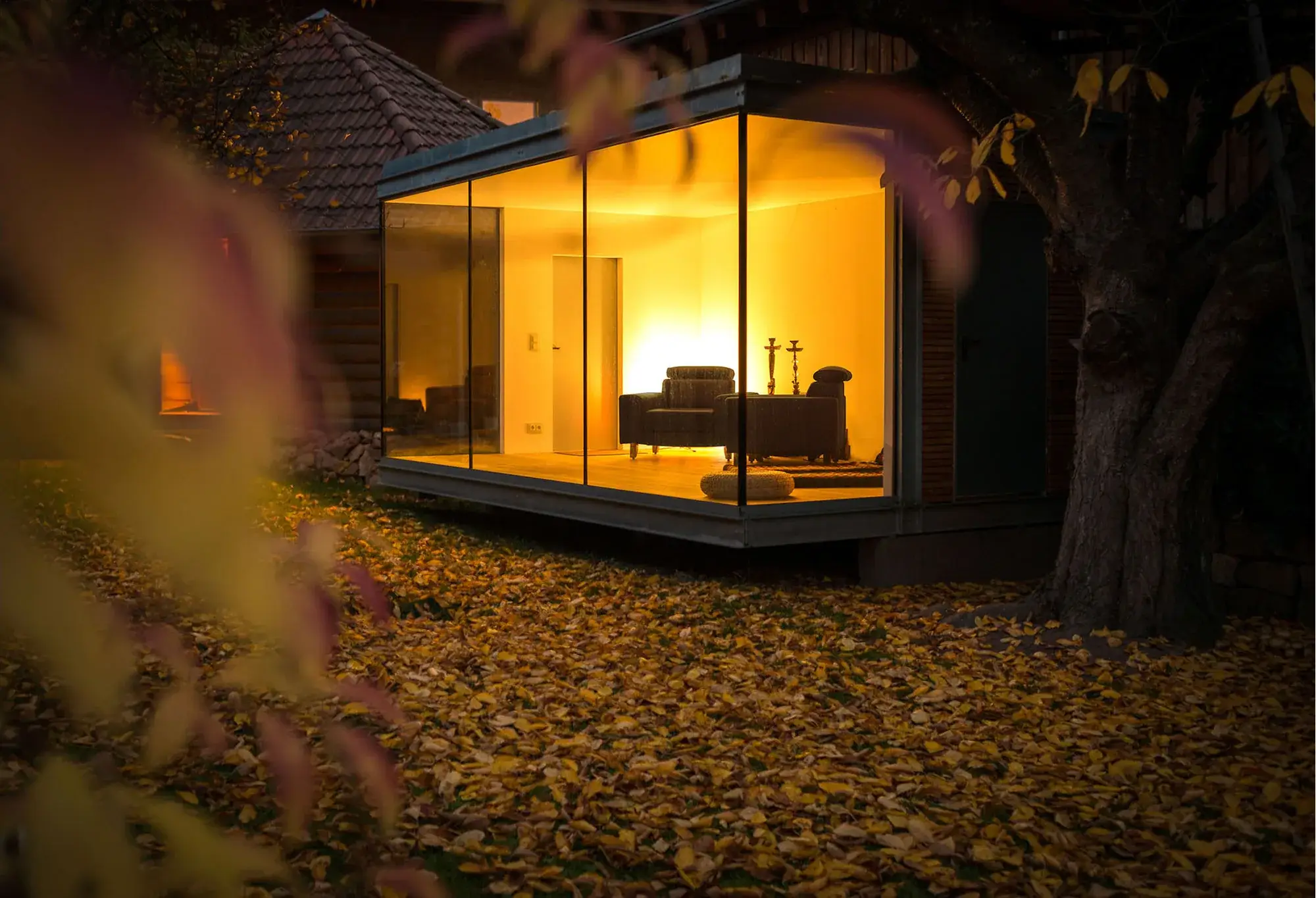 Saunapavillon im Garten, Dieburg – Saunapavillon im Herbst