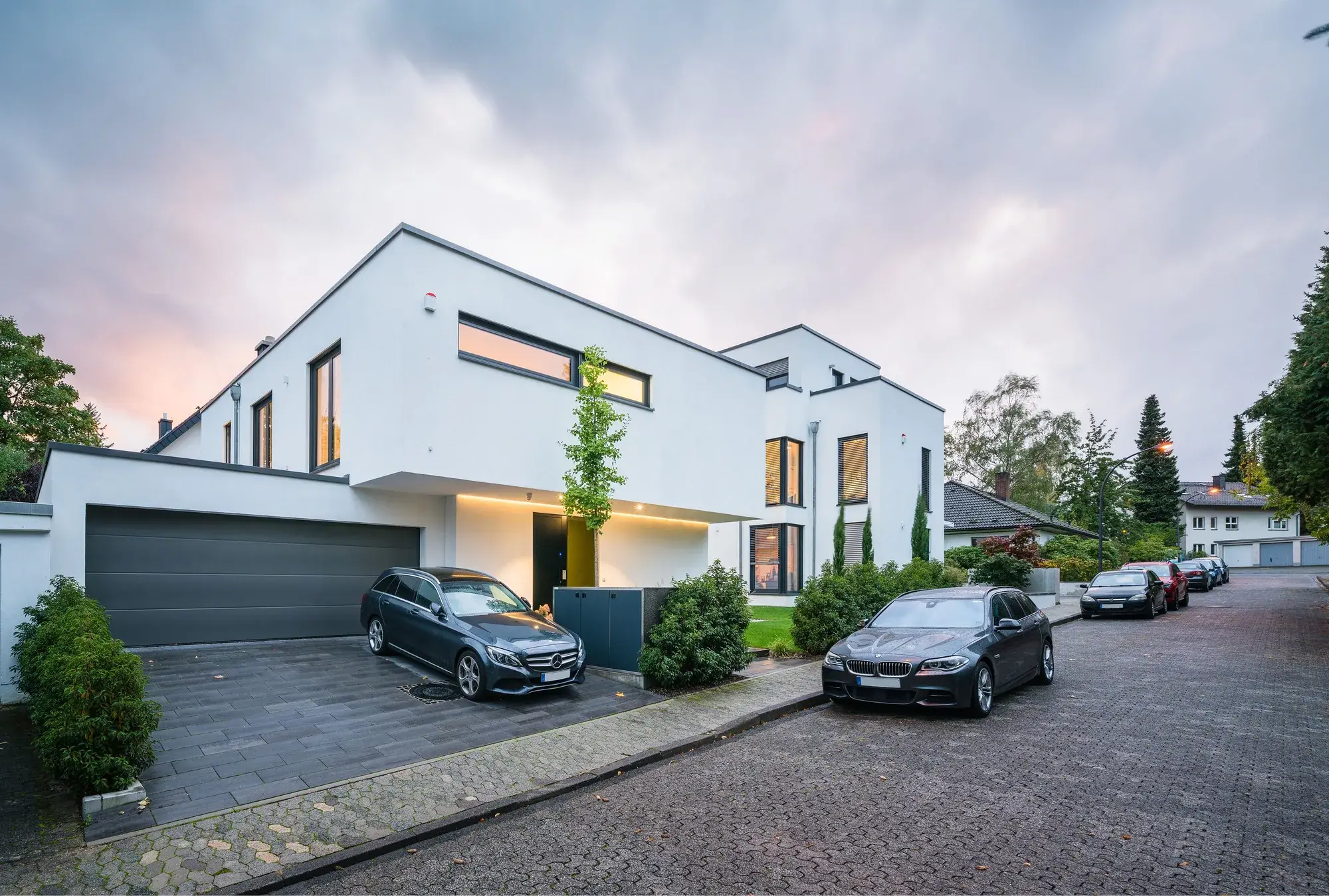 Smart Home im Taunus, Kronberg – Straßenansicht