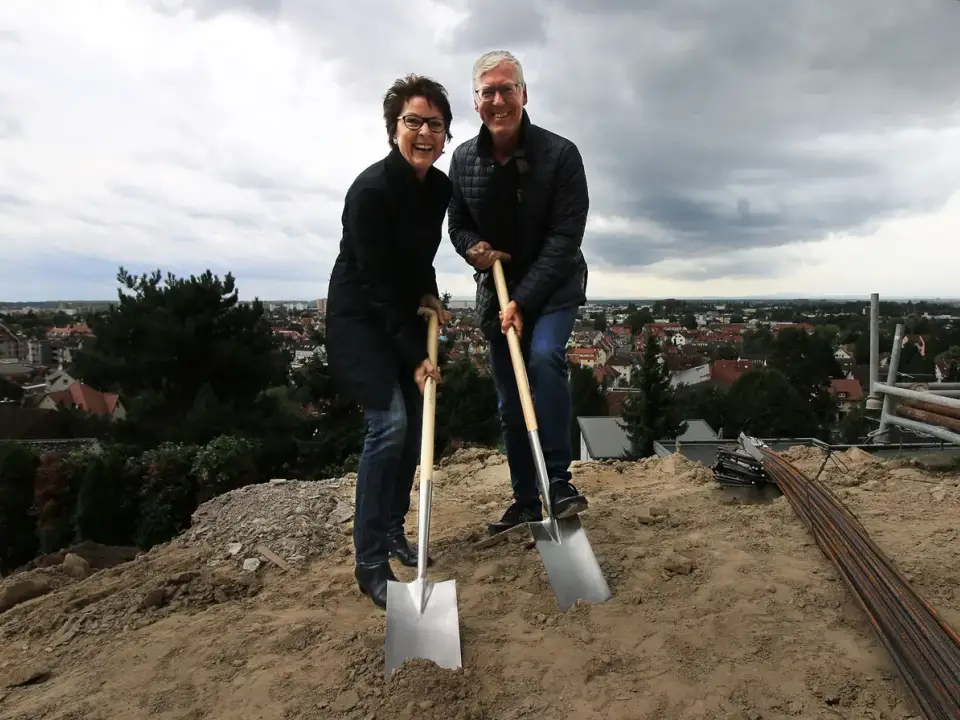Spatenstich Haus 107, Projekt 107 – Bild 1 von 3