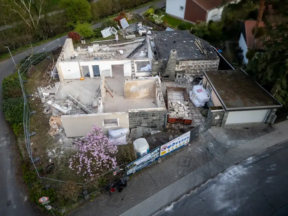Teilabriss an der Bergstraße, Projekt 395 – Bild 1 von 2