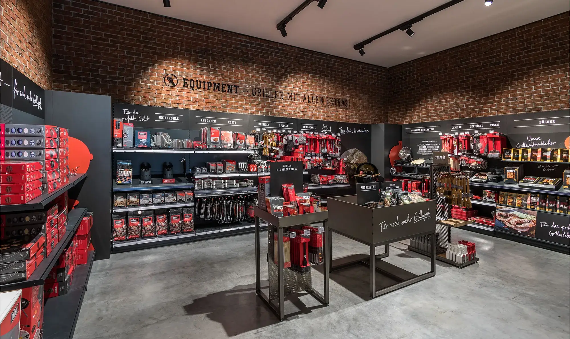 Weber Original Store der Weststyle GmbH, Gründau – Zubehörwand